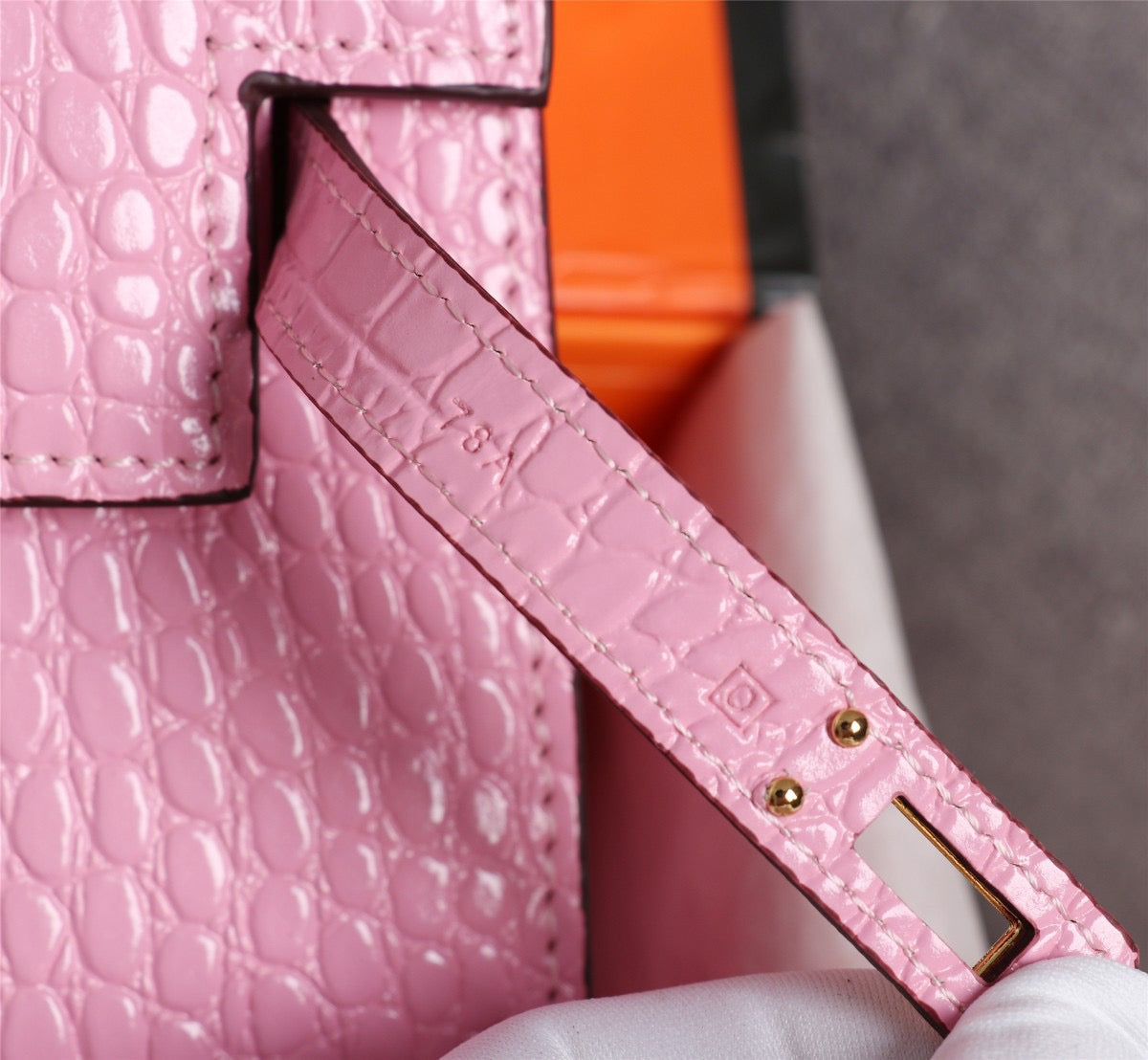 Hermes Kelly 25 Crocodile Leather Pink With Gold Hardware