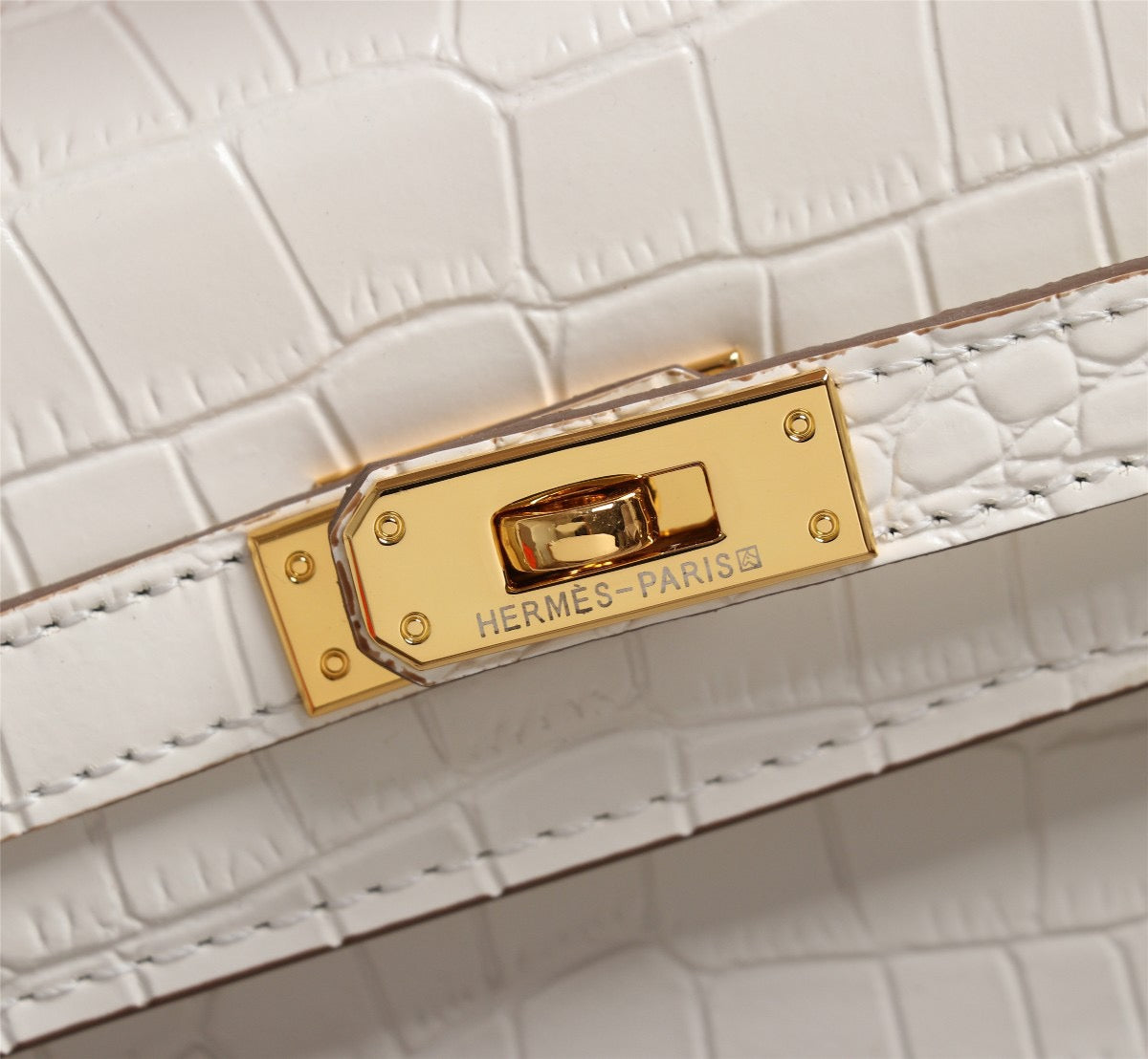 Hermes Kelly 25 Crocodile Leather White With Gold Hardware