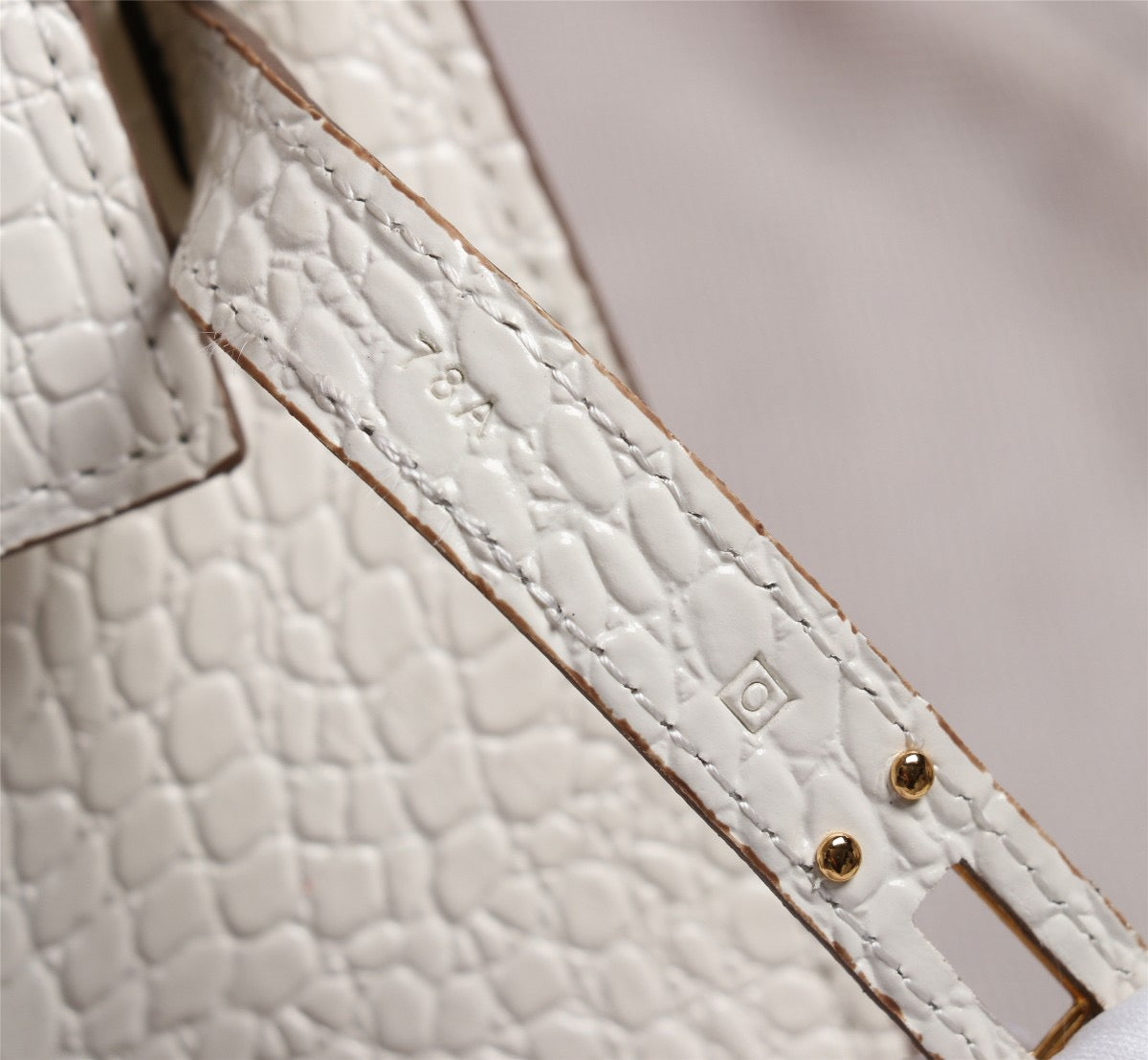 Hermes Kelly 25 Crocodile Leather White With Gold Hardware