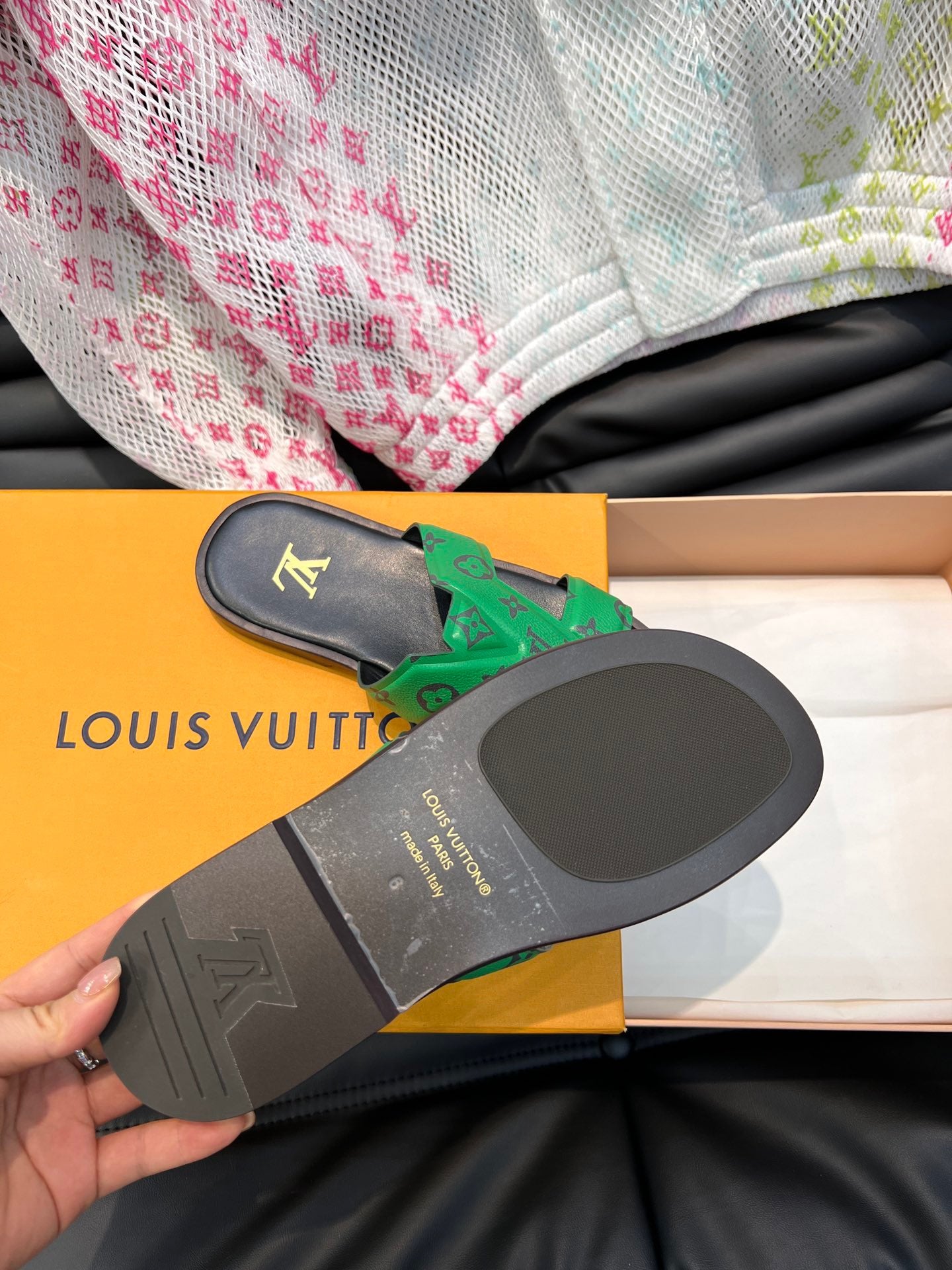 LV Green Presbyopia Slippers