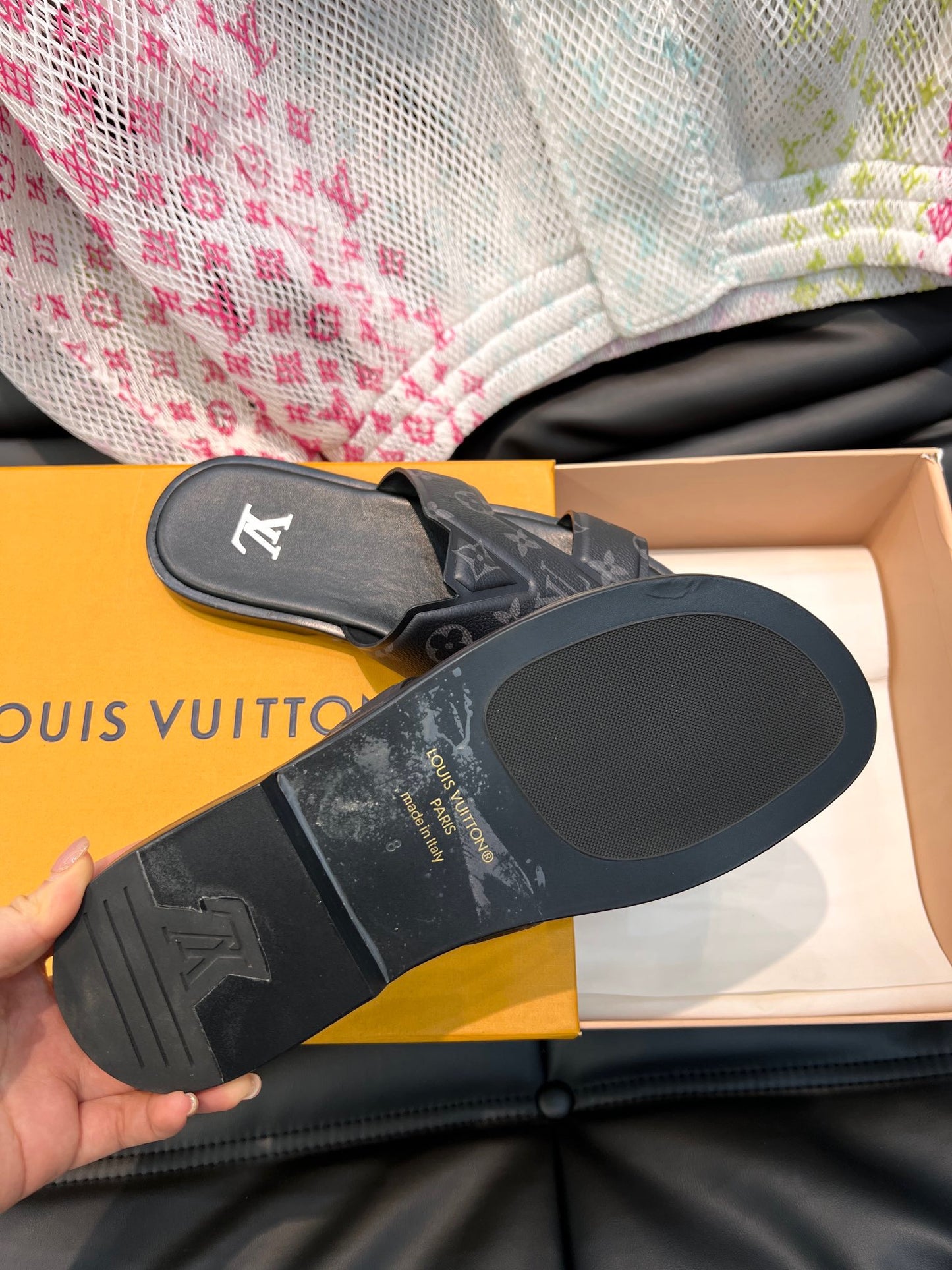 LV Black Presbyopia Slippers