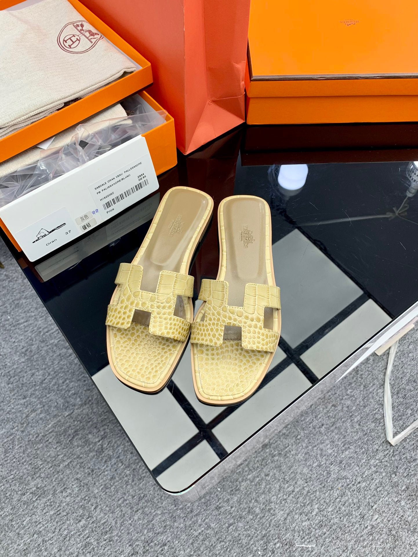 Hermès Oran Sandals Jaune Poussin Niloticus Crocodile