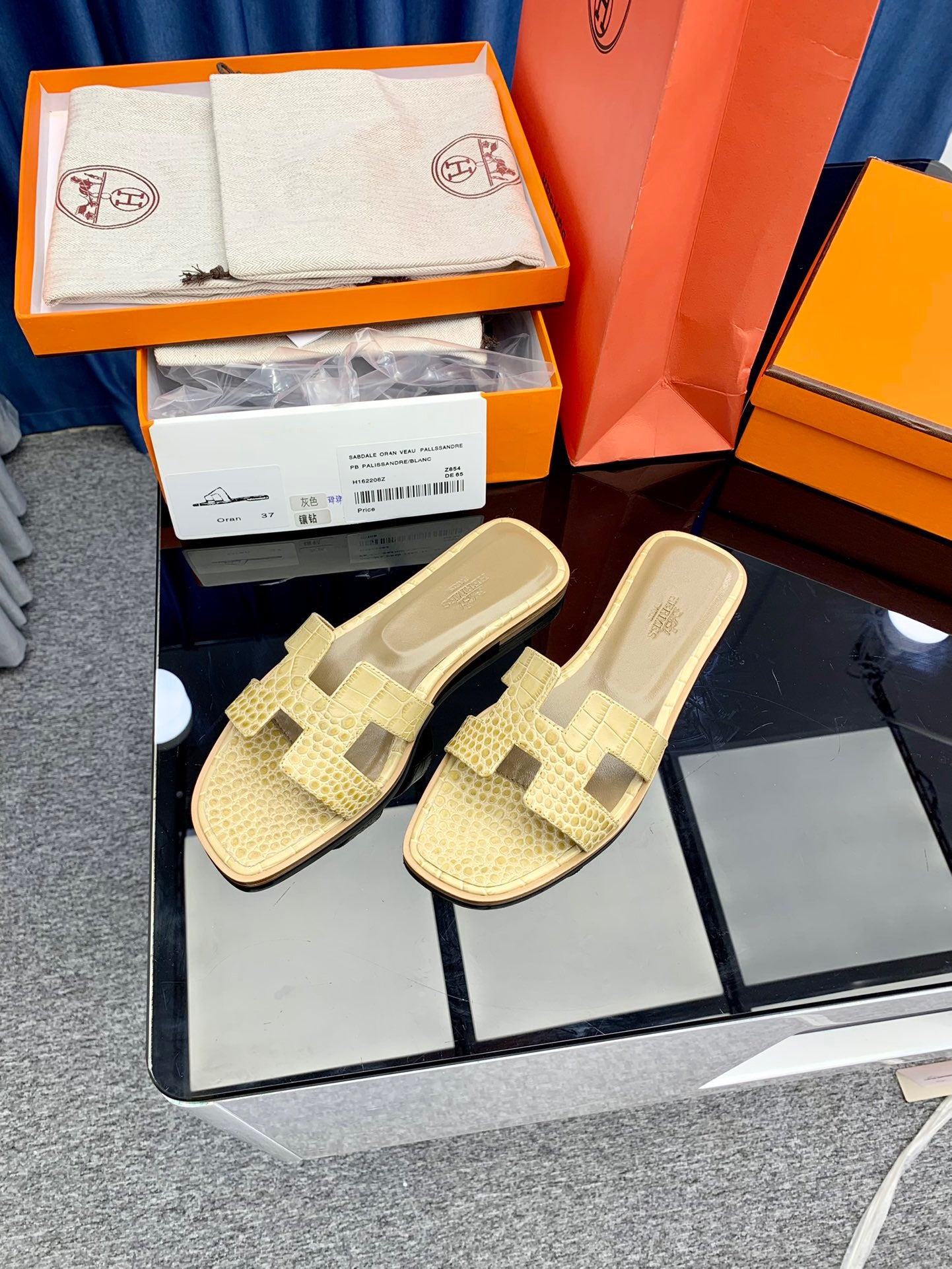 Hermès Oran Sandals Jaune Poussin Niloticus Crocodile