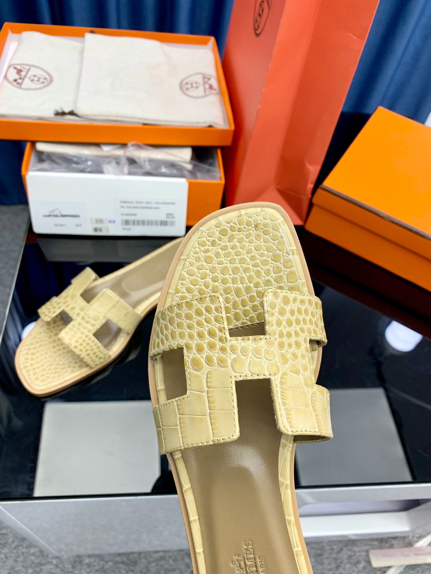 Hermès Oran Sandals Jaune Poussin Niloticus Crocodile