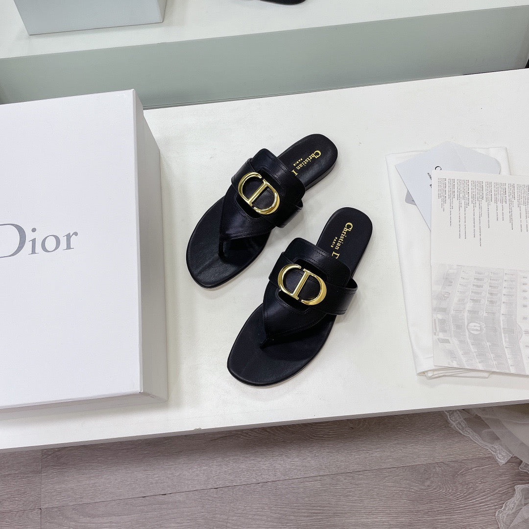 Christian Dior Off Black Leather 30 Montaigne Thong Flats