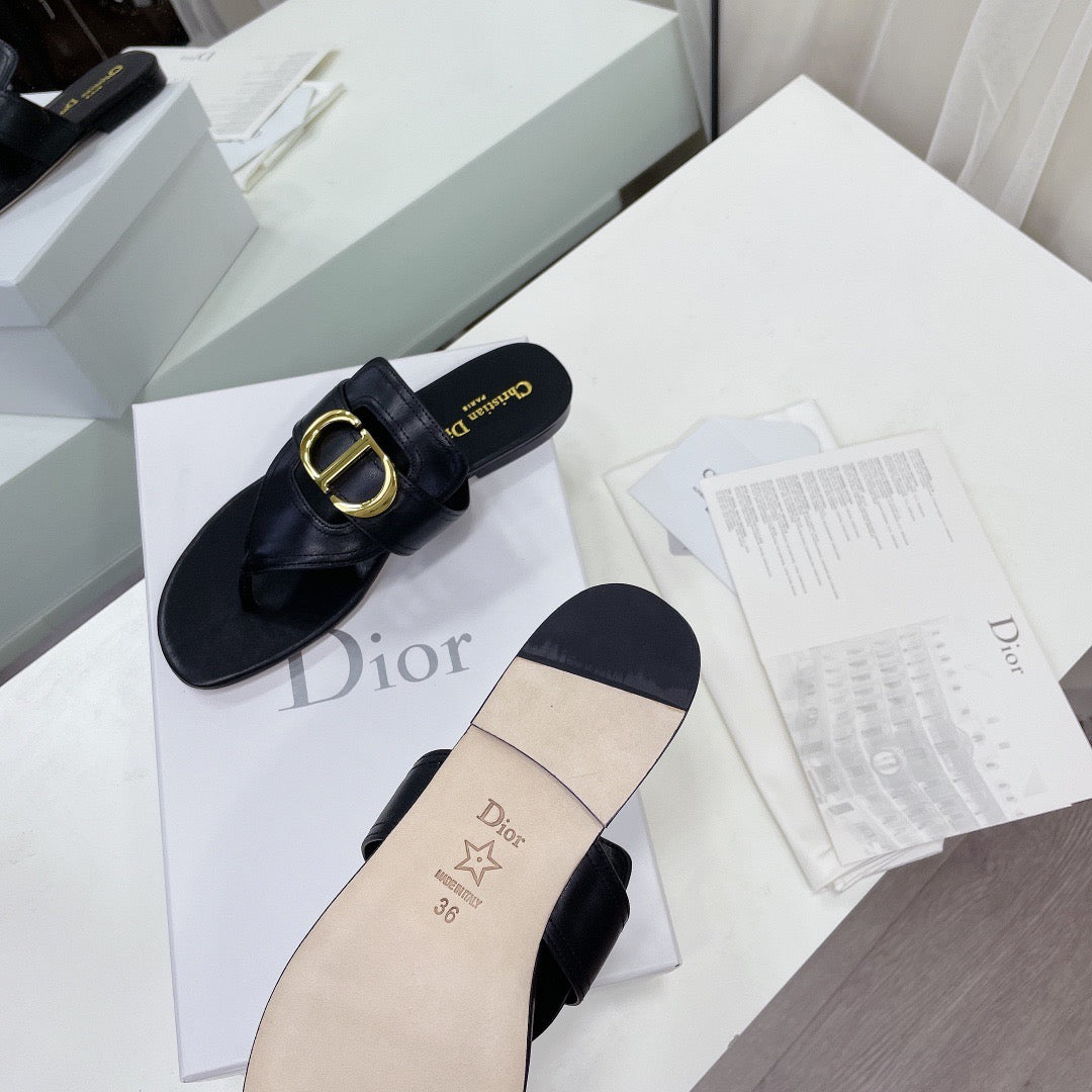 Christian Dior Off Black Leather 30 Montaigne Thong Flats