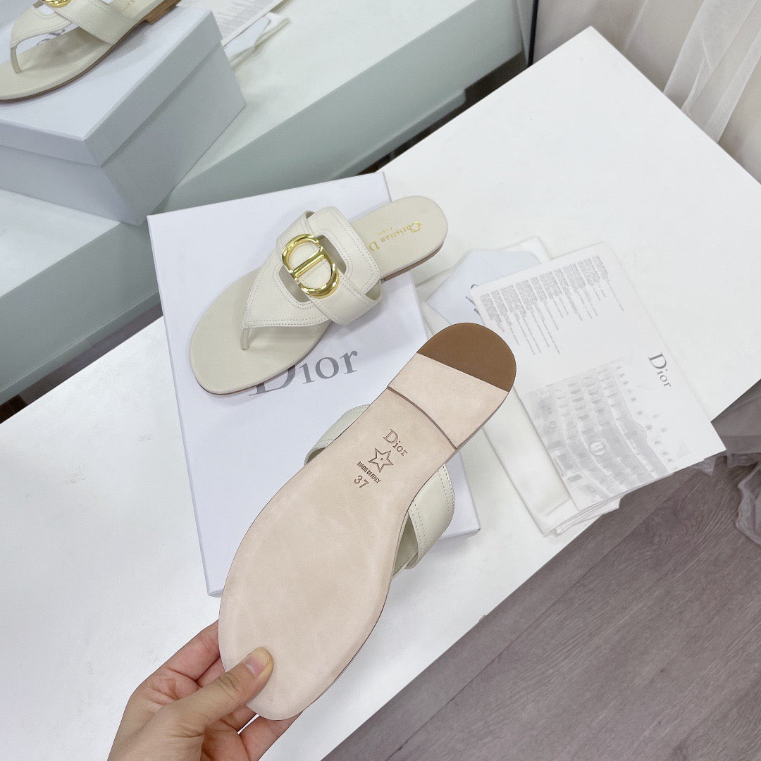 Dior Off White Leather 30 Montaigne Thong Flats