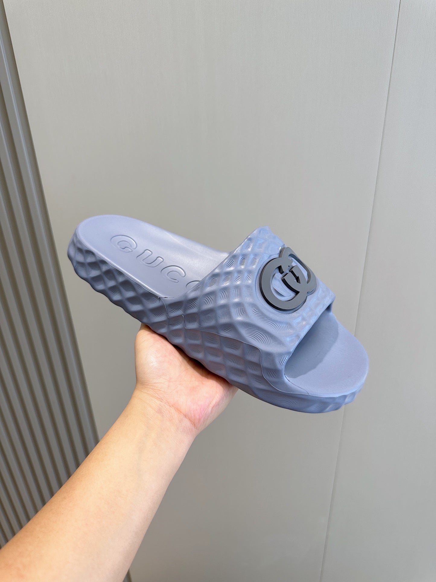 Gucci Gg Blue Ripple Rubber Slides