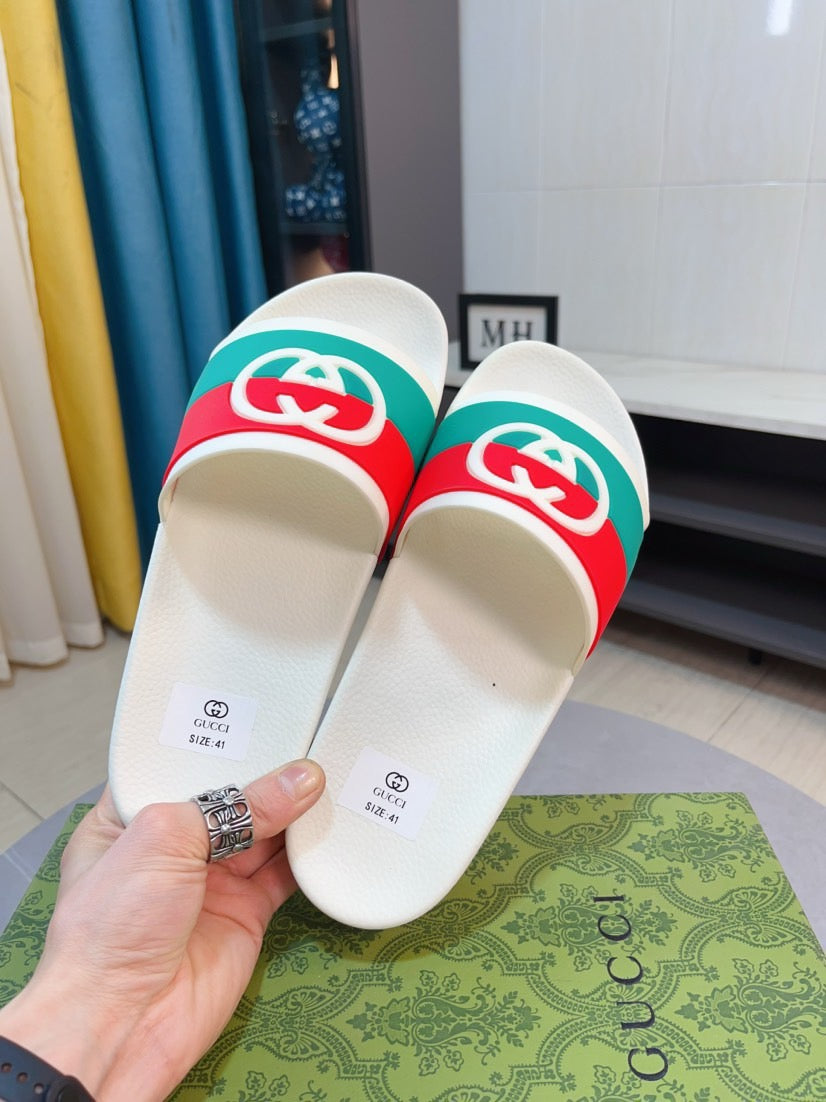 Gucci Interlocking G Slide In White