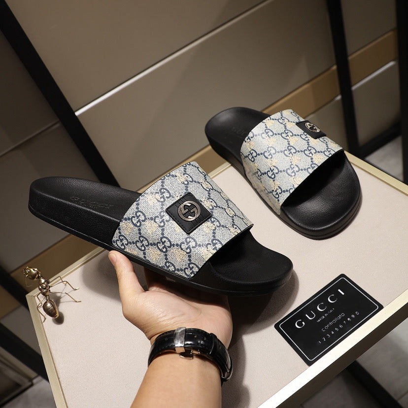 Gucci Men’s Slides In Gray