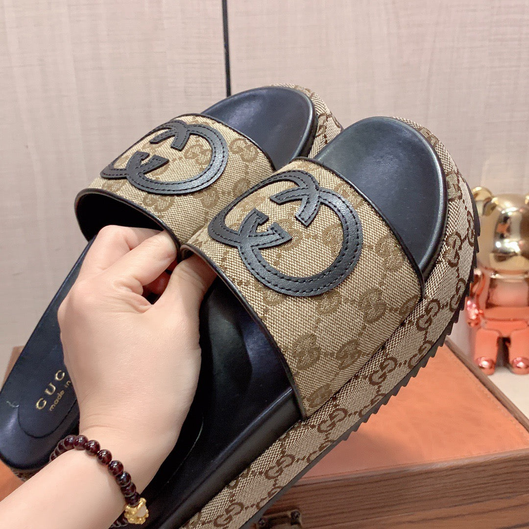 Gucci  Fashionable Thick Sole Slides