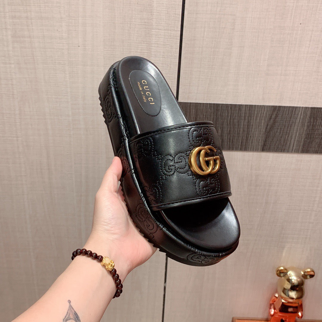 Gucci CG Slides In Black