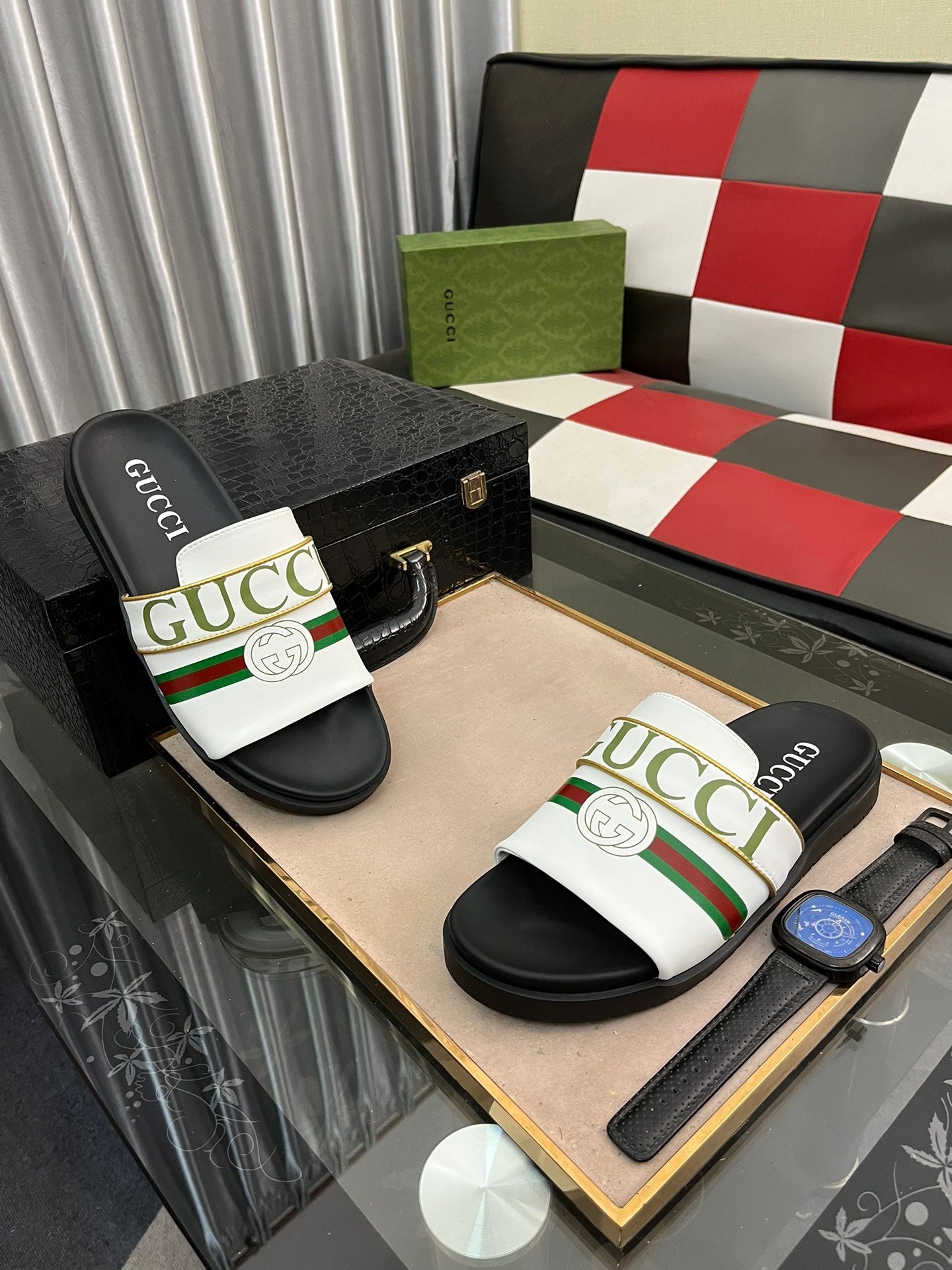 Gucci Slides With Logo In White