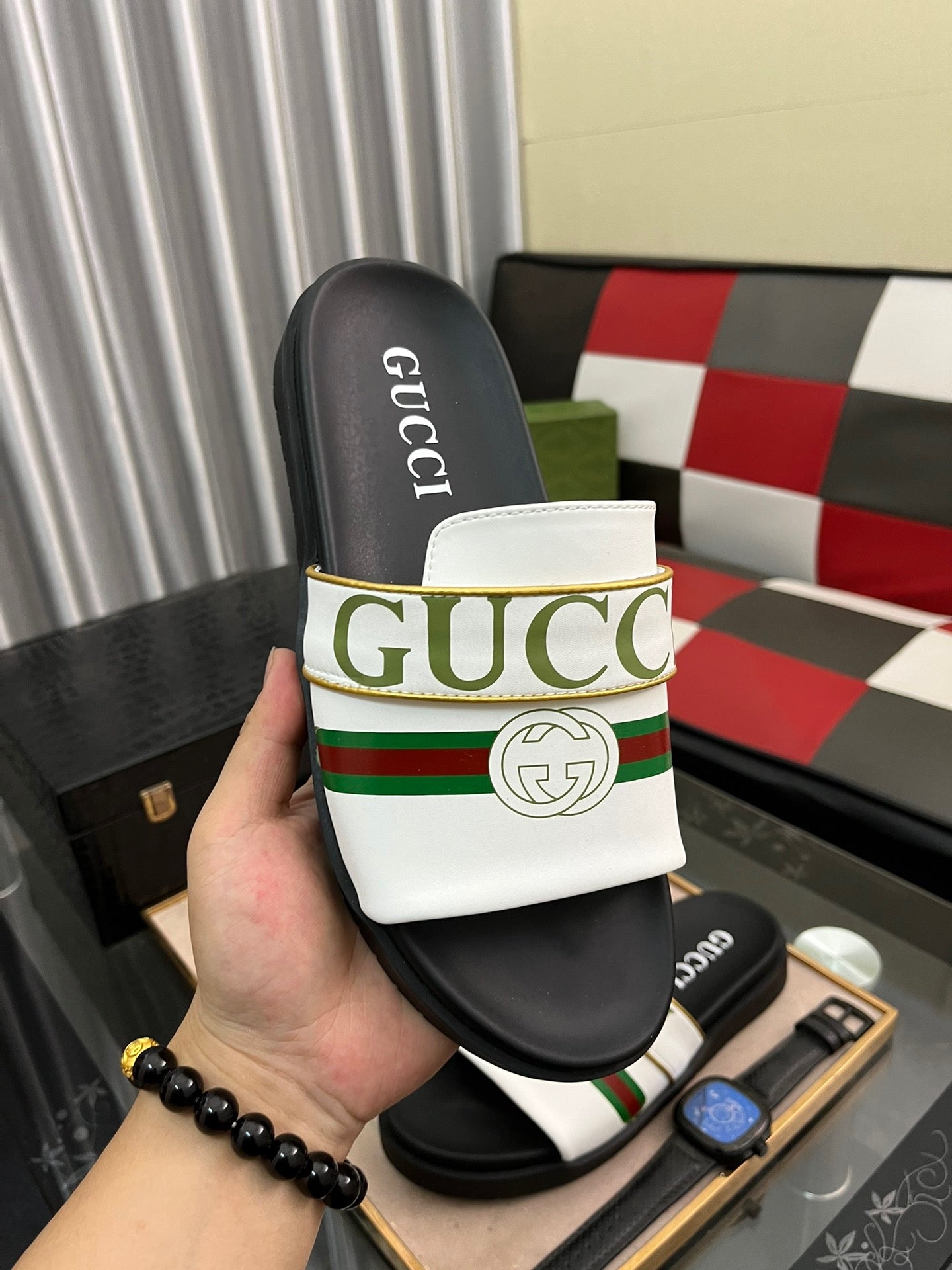 Gucci Slides With Logo In White