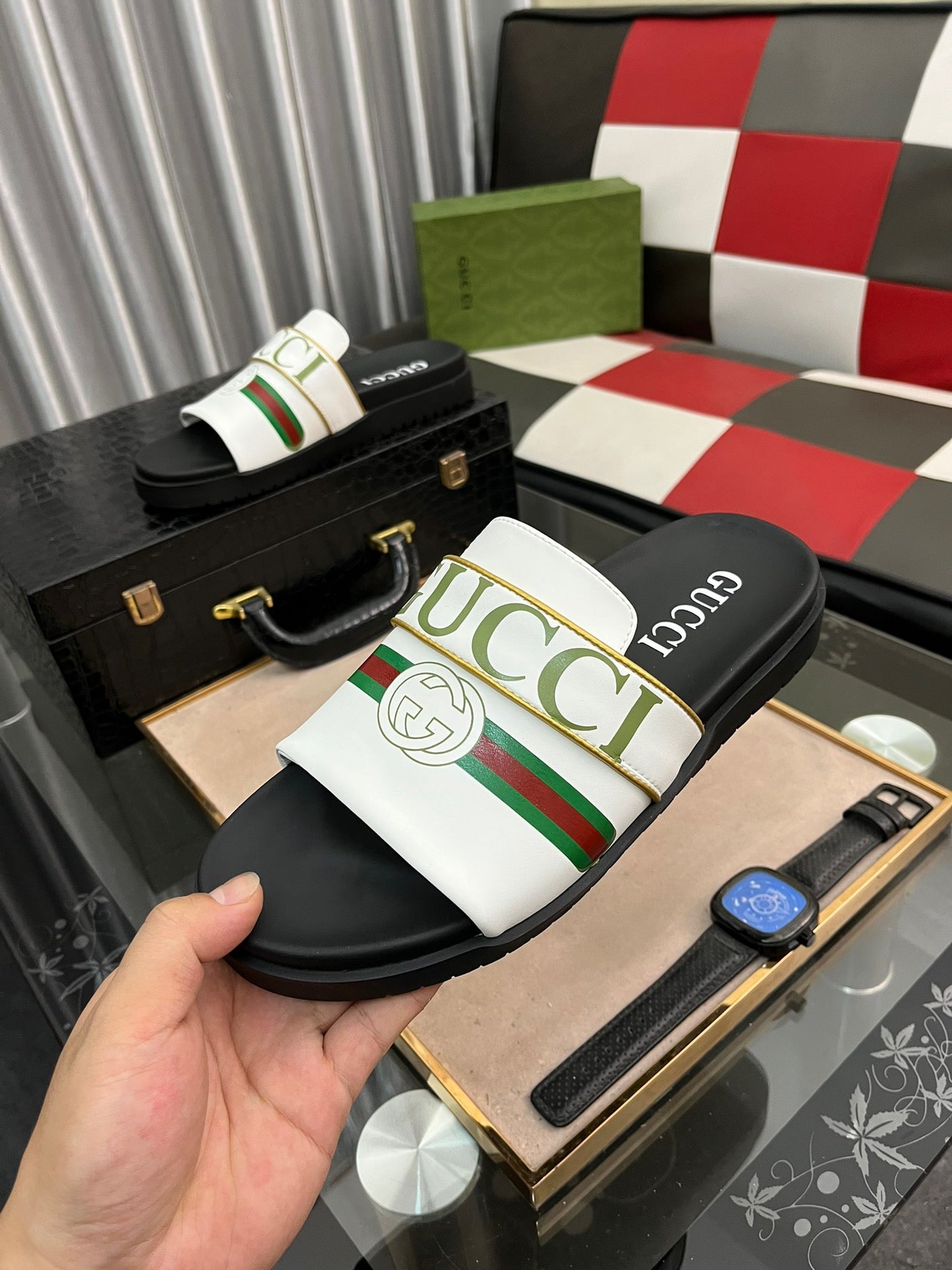 Gucci Slides With Logo In White