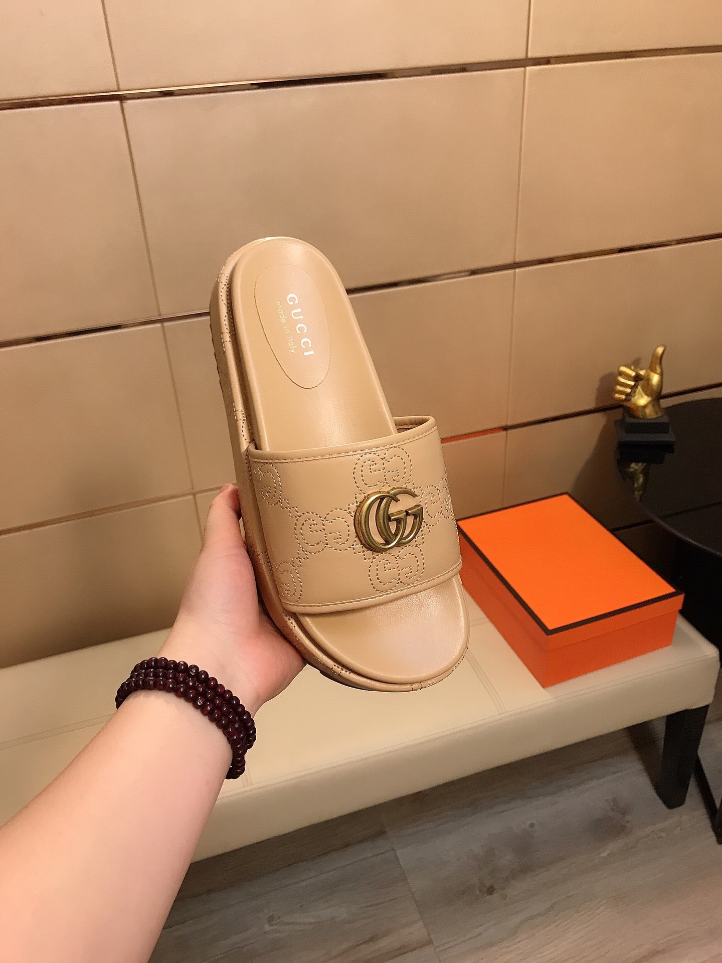 Gucci CG Rubber Slides In Apricot