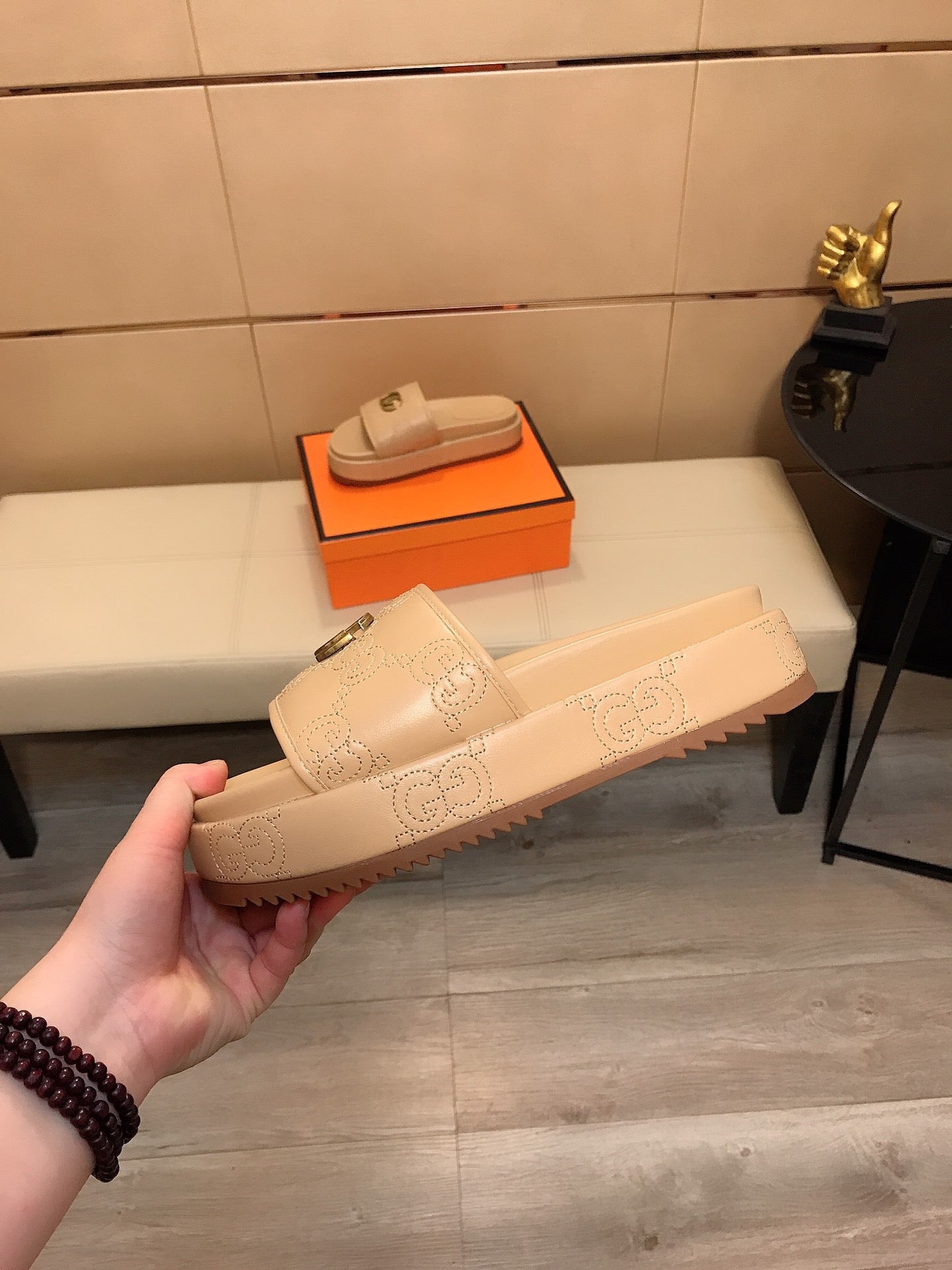 Gucci CG Rubber Slides In Apricot