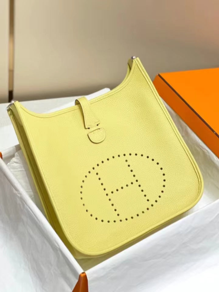 Hermes Evelyne III 29 Bag In Jaune Poussin Taurillon Clemence Leather