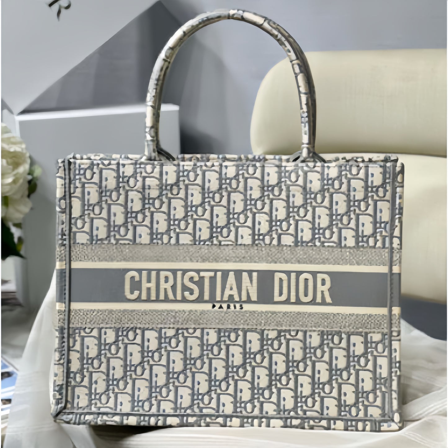 Dior Gray Presbyopia Tote Series Medium Tote Bag